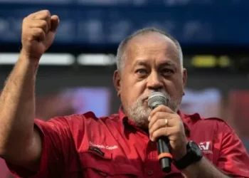 Diosdado Cabello aseguró que la reapertura de embajadas busca abanderar a Nicolás Maduro y Cilia Flores en Estados Unidos