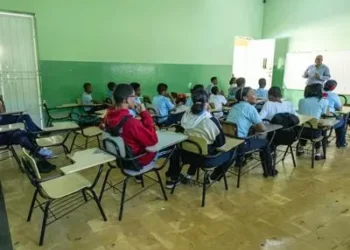 La sociedad del cansancio y la educación dominicana