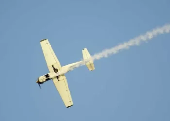 Desaparecido en Indonesia un avión con once personas a bordo