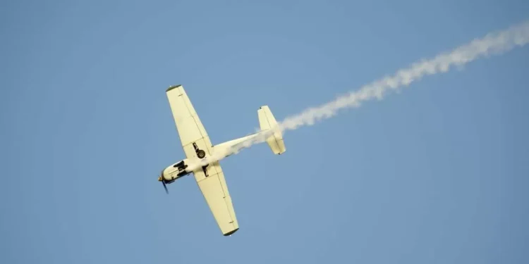 Desaparecido en Indonesia un avión con once personas a bordo