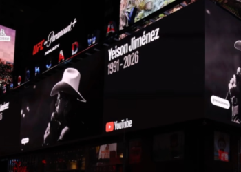 corona a Yeison Jiménez iluminó el Times Square en Nueva York y conmovió a sus seguidores