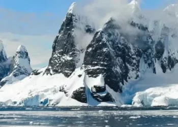 La Antártida, una arqueta de Pandora: qué esconde el mundo oculto bajo kilómetros de hielo