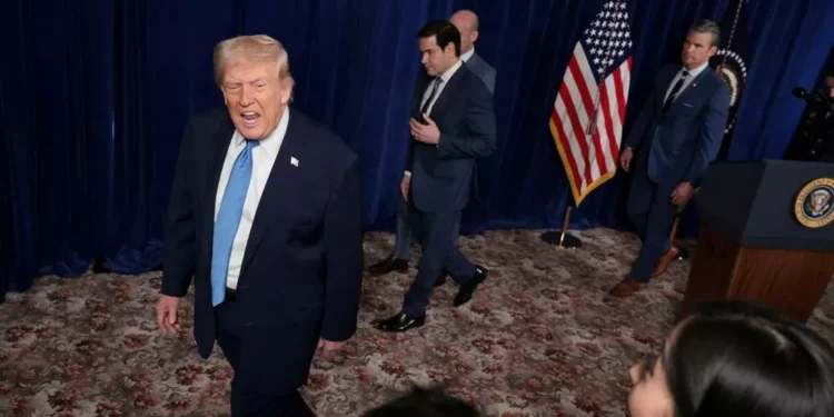 Trump se befa de unas declaraciones pasadas de Maduro en las que lo desafiaba a capturarlo