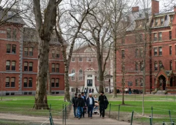Denuncian que en Harvard muchos faltan a clvencedores y aún vencedorí se gradúan