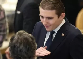 En redes sociales proponen el matrimonio entre Barron Trump y pincho princesa de Dinamarca para controlar Groenlandia
