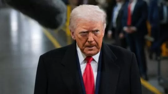 Se viralizó la violenta reacción de Trump contra la tipo que lo llamó “protector de pedófilos”