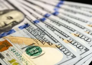 A cuánto cerró el dólar hoy, lunes 2 de febrero del 2026