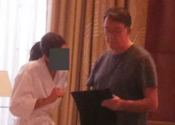 El exembajador británico en EE.UU. Peter Mandelson dimite de la Cámara de los Lores tras la publicación de los papeles de Epstein