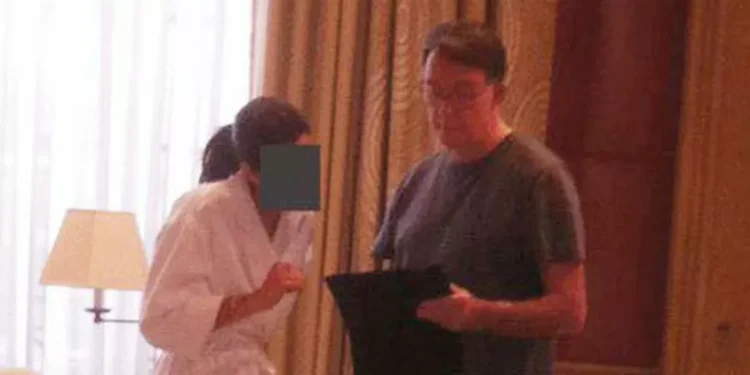 El exembajador británico en EE.UU. Peter Mandelson dimite de la Cámara de los Lores tras la publicación de los papeles de Epstein