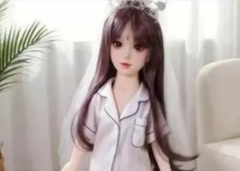 La Unión Europea investiga a Shein por vender muñecas con pinta infantil y evalúa prohibir la plataforma