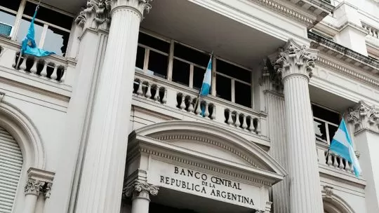 El escollo Central compró US$ 76 millones pero las reservas perforaron los US$ 45.000 millones
