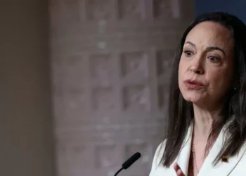 Machado dice estar dispuesta a reunirse con Delcy Rodríguez para conversar sobre transición