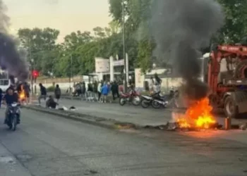 En “QR!” analizaron la arranque policial en Santa Fe y el crecimiento de la tensión política entre la departamento y la Nación