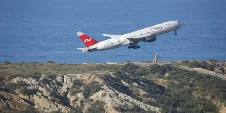 Rusia cancela sus vuelos con Cuba por la apretura de combustible y anuncia la repatriación de sus turistas en la isla