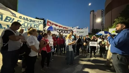 Masiva movilización docente en Chaco y anuncio de no comienzo de clases