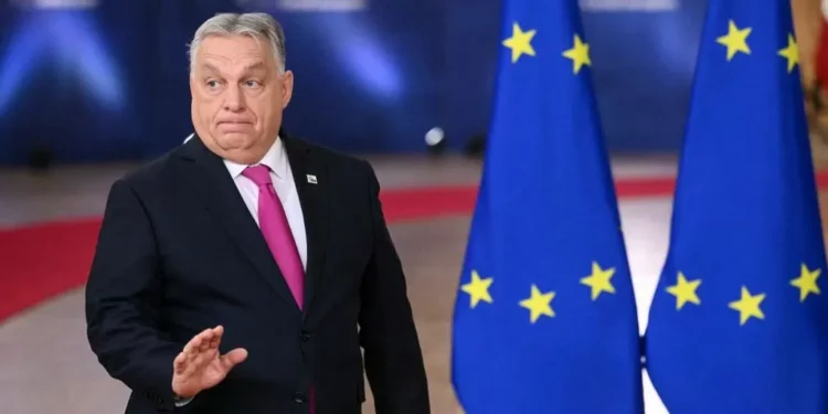 El veto de Hungría malogra los planes de la UE para balizar el cuarto aniversario de la combate con más sanciones a Rusia