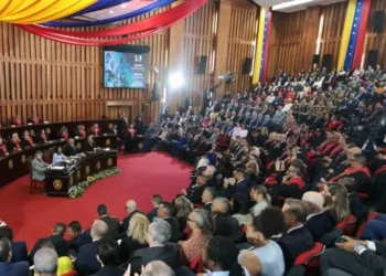 Frustración entre las familias de presos políticos al no recibir el Parlamento de Venezuela la mandamiento de amnistía