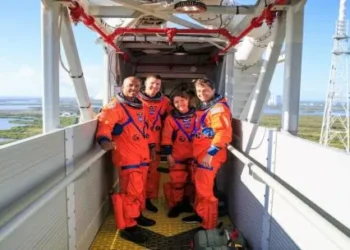 Los tripulantes de Artemis II tendrán una abstinencia de 3.000 calorías diarias durante la misión lunar