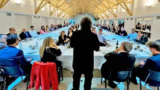 Milei habría visitante a legisladores a Olivos, para “celebrar” los triunfos en el Congreso