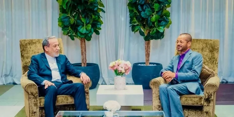 Irán y Estados Unidos logran «avances significativos» en su tercera reunión para un acuerdo sustancial