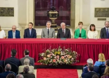 Toma de deuda de Llaryora: qué dice la presentación de legisladores opositores al delegación Superior de Justicia