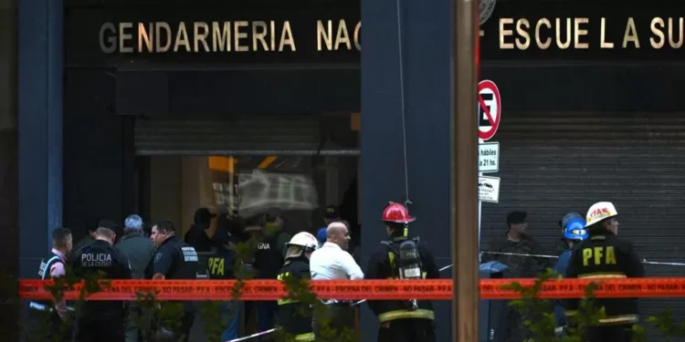 Tres heridos por la explosión de un paquete en la cátedra de Gendarmería de Buenos Aires